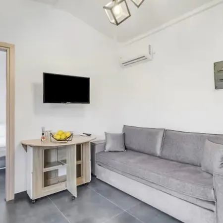 μyrsini Villa Katomerion