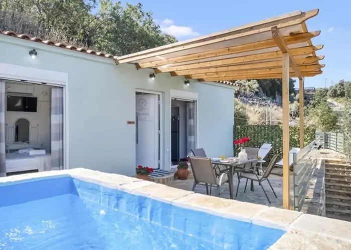 Villa μyrsini Katomerion